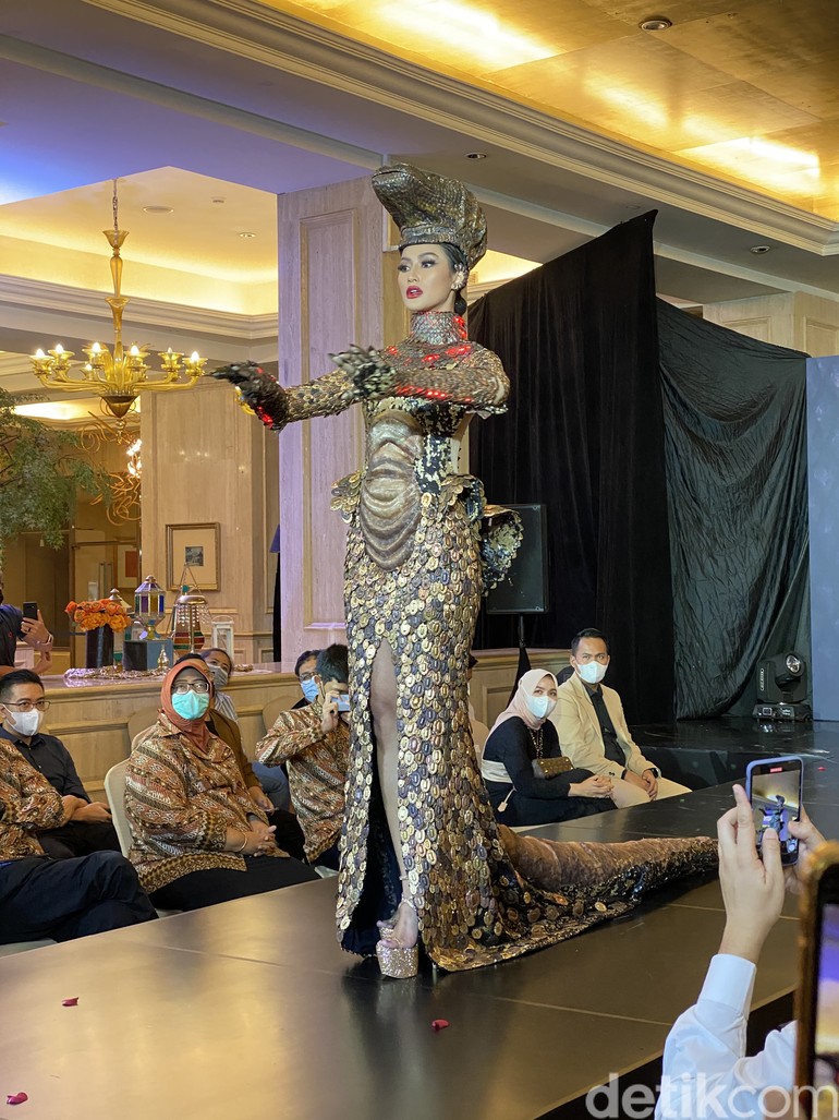 Siap Tampil di Miss Universe 2020, Ayu Maulida Bakal Kenakan Kostum Komodo