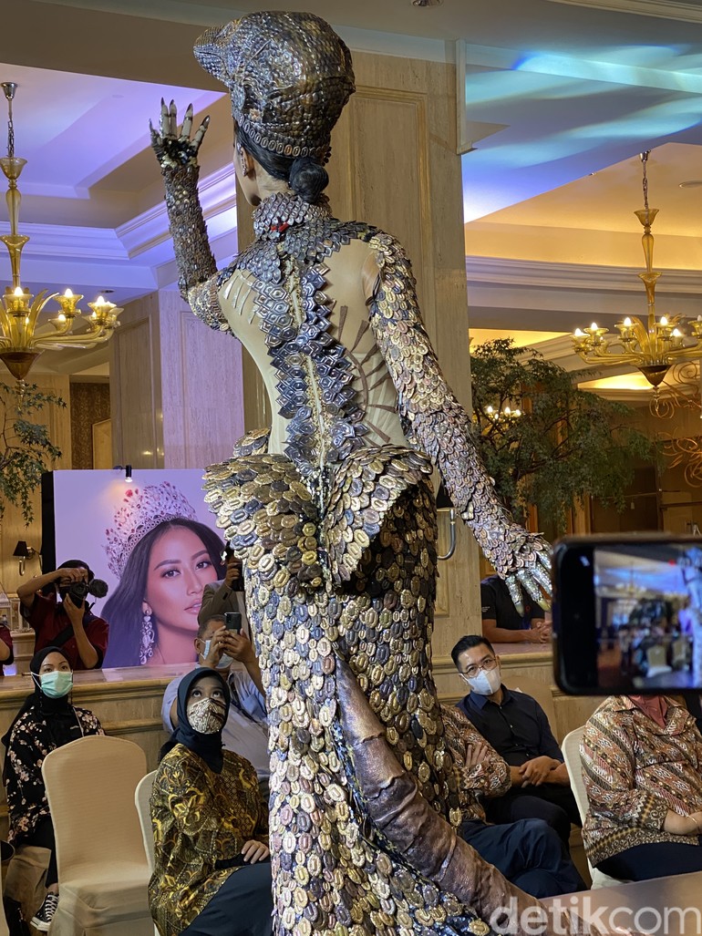 Siap Tampil di Miss Universe 2020, Ayu Maulida Bakal Kenakan Kostum Komodo