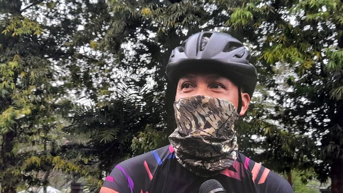 Ganjar Pranowo Jajal Road Bike di JLNT Kampung Melayu-Tanah Abang: Keren