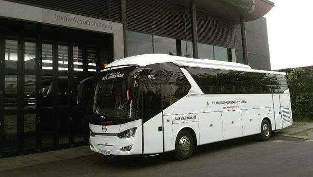 Adiputro Perkenalkan Bodi Jetbus 3+ Single Glass, Punya 3 Wiper dan Kaca Super Lebar