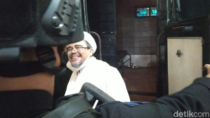 Pengacara: Habib Rizieq Ditahan Lagi 30 Hari ke Depan, Sungguh Zalim