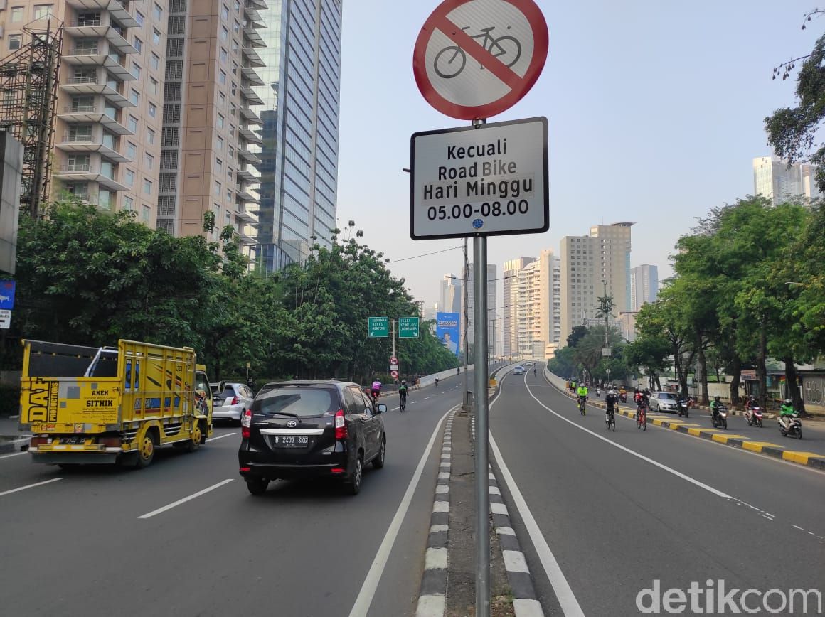 Para Road Biker Keluhkan Kebijakan JLNT Kp Melayu-Tanah Abang