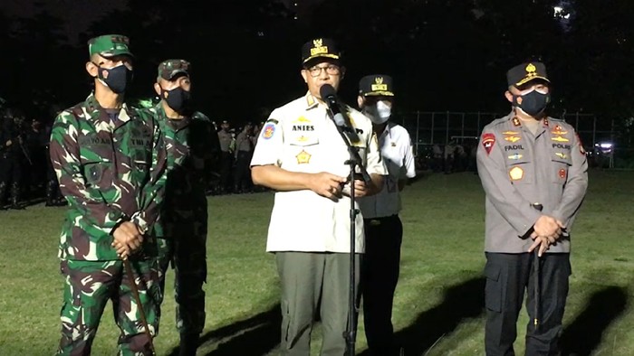 Anies: Seluruh Kegiatan di Jakarta Harus Tutup Jam 9 Malam