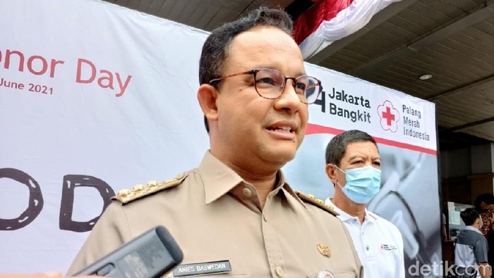 Masjid Masih Gelar Salat Id Berjemaah, Anies: RS Penuh, Kalau Sakit Sulit