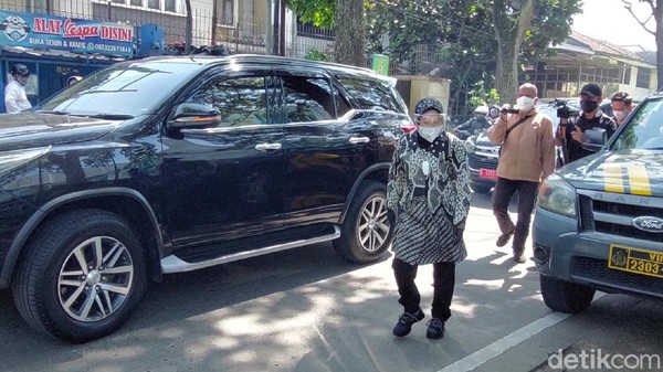 Risma Marah, Lalu Keliling Sendiri Cari Kompor, Semua Pabrik dan Toko Tutup