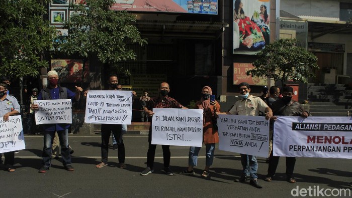 Aliansi Pedagang di Bandung Tolak Perpanjangan PPKM Darurat!