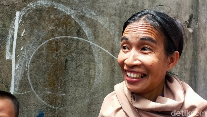 Viral Ibu di Makassar Mirip Jokowi, Begini Ceritanya