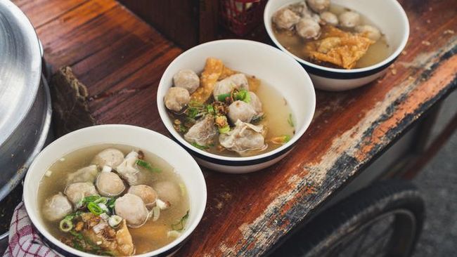 MUI Bogor Minta Pemilik Warung Bakso yang Buka Siang Hari Ditindak