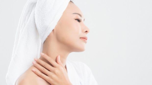 5 Area Sekitar Wajah yang Sering Terlupakan saat Pakai Skincare