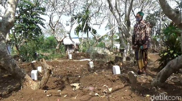 Insentif Penggali Makam COVID-19: Kerja 40x Hanya Dibayar 3x, Masih Dipungli Pula