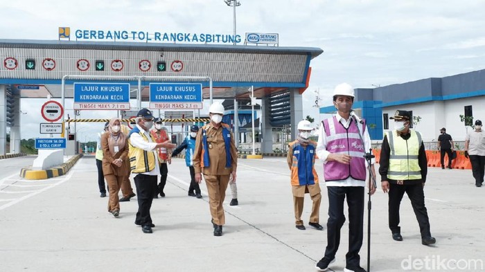 resmikan-tol-serang-panimbang-seksi-i-jokowi-ini-pengungkit-ekonomi-banten