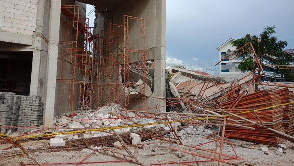 Gedung SMAN 96 Jakbar Roboh, Diduga Kesalahan Konstruksi Bangunan