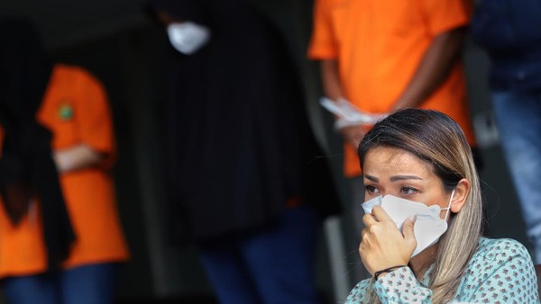 Nirina Zubir Walk Out Saat Live Bahas Kasus Tanah, tvOne Beri Penjelasan