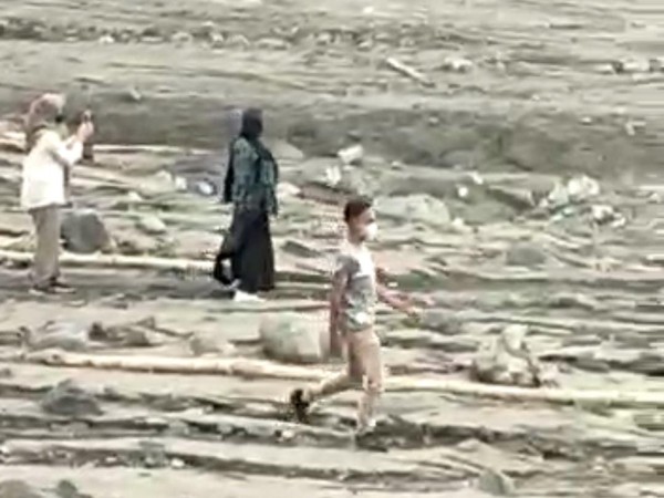 korban-erupsi-semeru-jengkel-daerahnya-jadi-ajang-selfie-tempat-wisata-dadakan