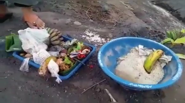 Sesajen Milik Siapa yang Viral Ditendang Pria di Semeru?