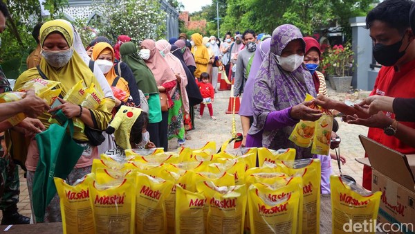 Bau Busuk Kartel di Balik Harga Minyak Goreng Mahal