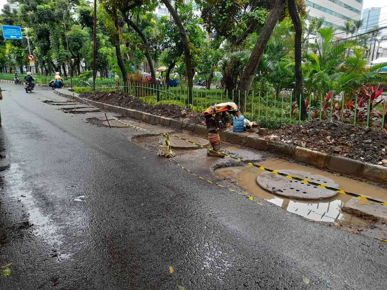 Sumur Resapan di Kuningan Jaksel Belum Selesai Diperbaiki