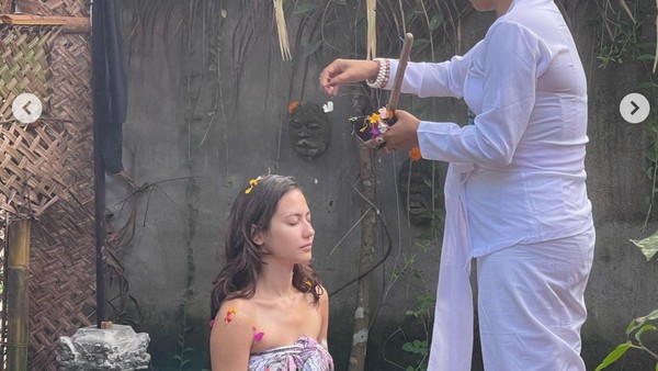 Viral Upacara Melukat Dikomersialkan, Cuma Buat Konten Instagram?