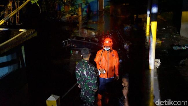 banjir-terjang-kota-sukabumi-rumah-rusak-1-warga-tewas