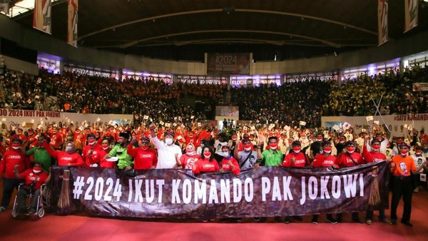 gabungan-relawan-surabaya-raya-janji-setia-satu-komando-ikut-jokowi-di-2024