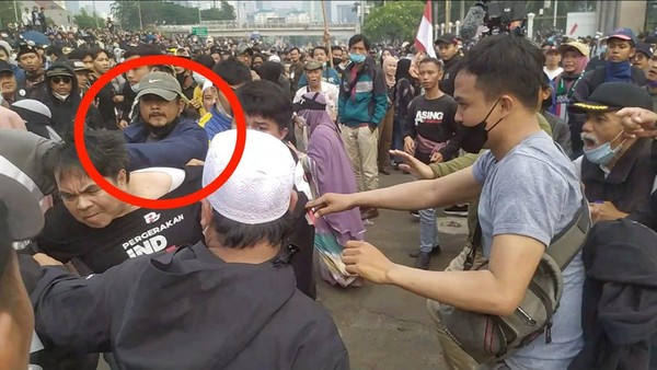 Potret Mereka yang Terekam Pukuli Ade Armando