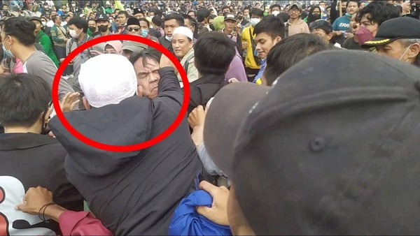 Potret Mereka yang Terekam Pukuli Ade Armando