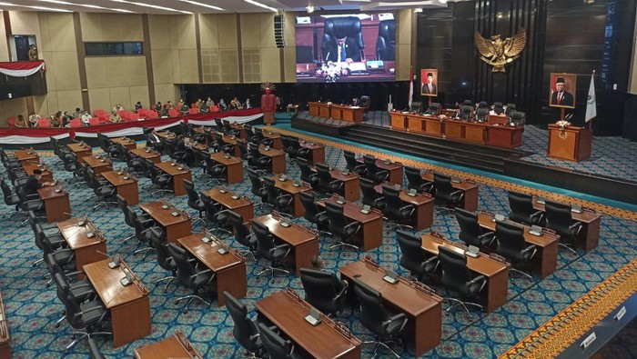 Kritik 'Jangan Pencitraan Belaka' Gegara Anies Absen Paripurna