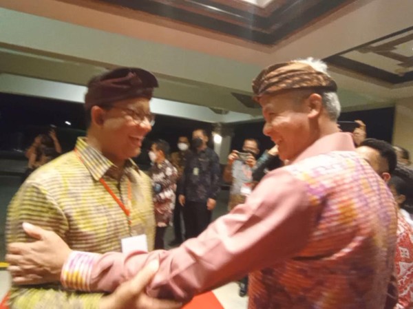 Kompak Berudeng, Momen Pertemuan Anis-Ganjar di Bali Jadi Sorotan