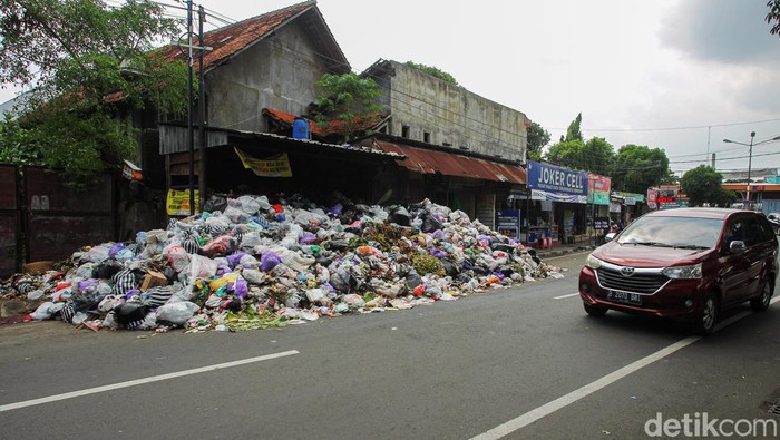 Jogja Darurat Sampah, Sultan HB X Turun Tangan-Gibran Buka Peluang Kerja Sama