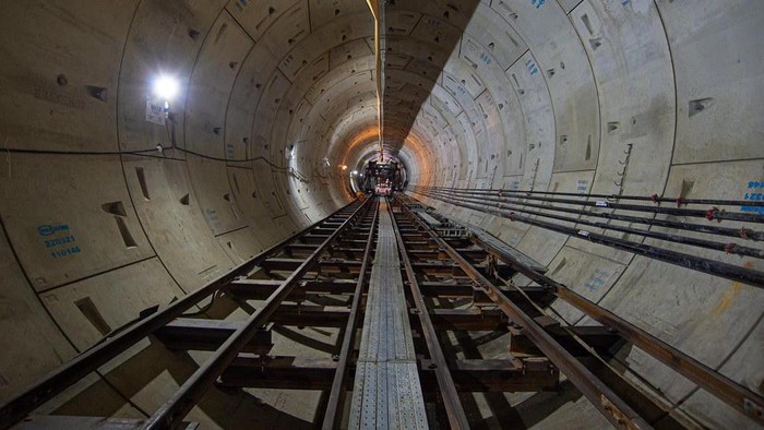 tersambung-pembangunan-stasiun-mrt-thamrin-ke-monas-capai-51