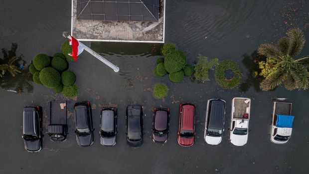 Ramai-ramai Kritik Ganjar soal Banjir Rob, Dari Walhi hingga Megawati