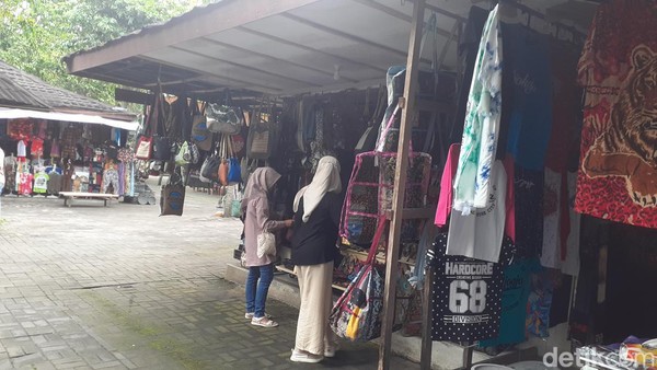 Tiket Naik Candi Borobudur Rp 750 Ribu Bikin Pedagang Resah