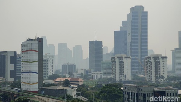 PSI: Anies Sibuk Bikin Jalur Sepeda Dibanding Atasi Polusi Jakarta