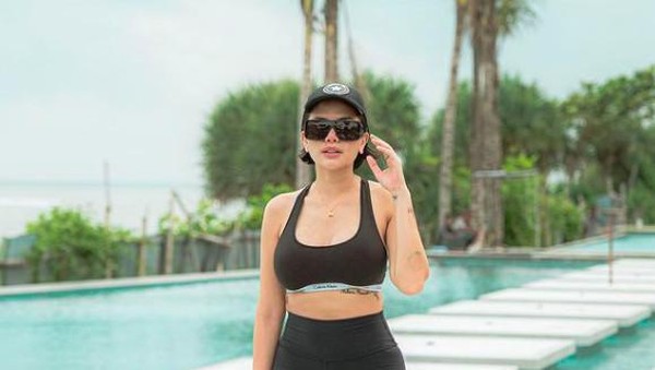 Kata Nikita Mirzani soal Holywings Ditutup Anies
