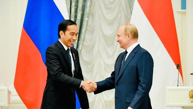 Sambut Jokowi, Putin Nyatakan Tertarik Garap Nuklir di Indonesia!