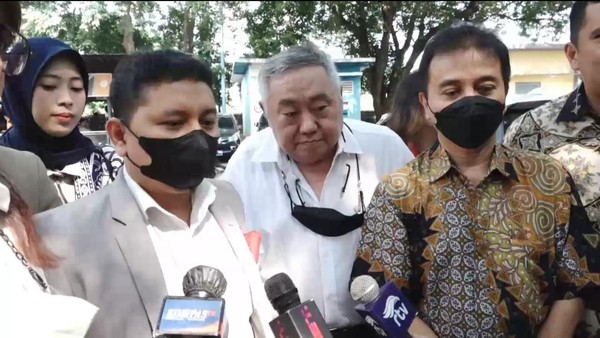 Lieus Sungkharisma Heran Roy Suryo Seolah Diincar di Kasus Meme Stupa