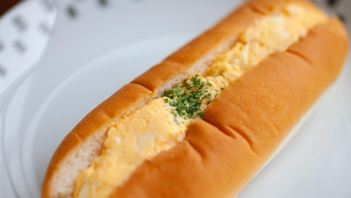 Tak Bisa Dapet Sertifikat Halal, Pedagang Hot Dog Gugat Perppu Ciptaker