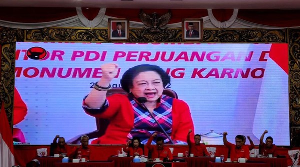 hasto-ungkap-sikap-mega-soal-dewan-kopral--tandingan--dewan-kolonel