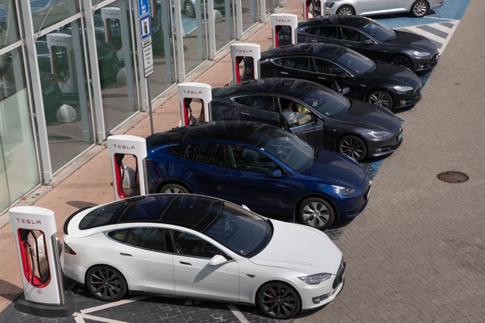 Kata Elon Musk soal Baterai LFP Tanpa Nikel untuk Mobil Listrik Tesla