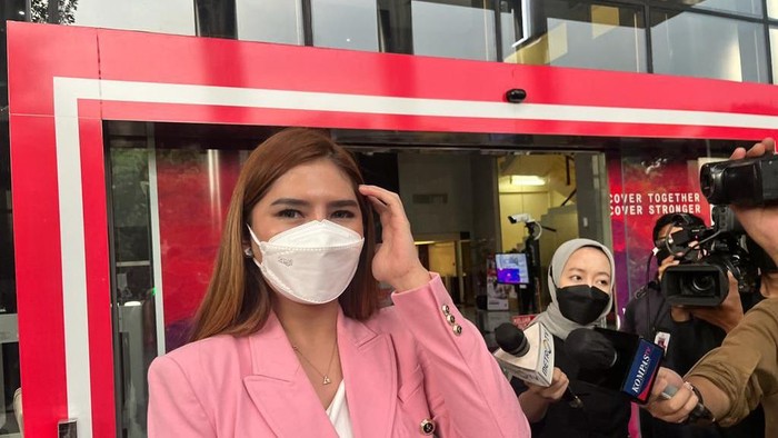 Pramugari Tamara Ungkap Lukas Enembe Sering Pakai Jet Pribadi