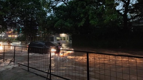 Titik Banjir Jakarta Bertambah Jadi 31 RT, 50 Jiwa Mengungsi