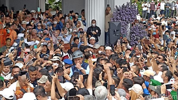 Teriakan 'Anies Presiden' Menggema di Balai Kota DKI