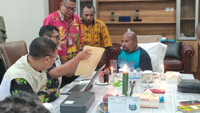 Kondisi Enembe Diklaim Memburuk, Fungsi Ginjal di Batas Kritis
