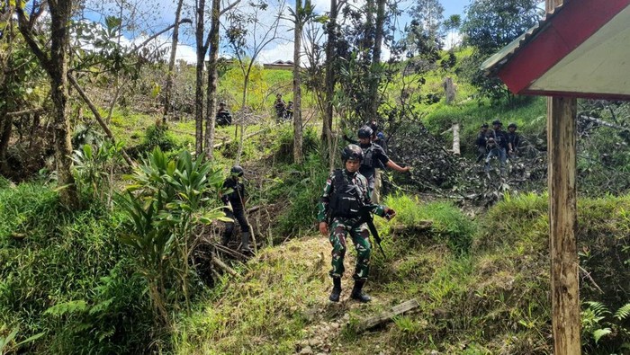 TNI Selidiki Pesawat Komersial Suplai Logistik ke KKB di Kiwirok Papua