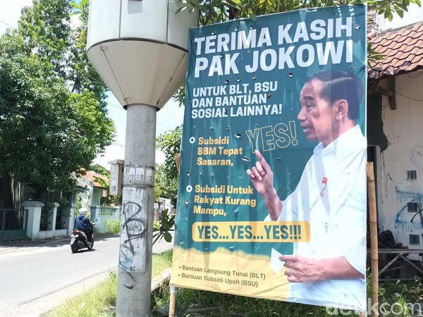 Baliho 'Terima Kasih Pak Jokowi' Bermunculan di Solo, Gibran: Copot!