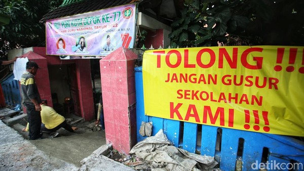 Warga Prihatin SDN Pocin 1 Mau Direlokasi: Di Sini Nggak Kekurangan Masjid