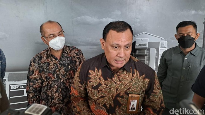 Firli Tegaskan Lukas Enembe Harus Dikawal KPK Jika Berobat ke Luar Negeri