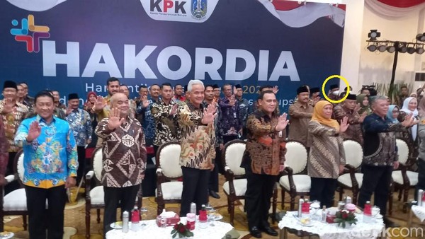 Bisa-bisanya Tersangka KPK Ikut Hari Antikorupsi Bareng Firli Bahuri