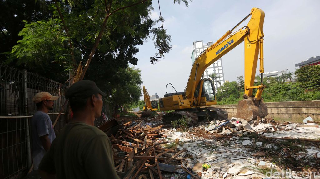 Apa yang Terjadi pada Proyek Sodetan Ciliwung Selama 6 Tahun Mangkrak?