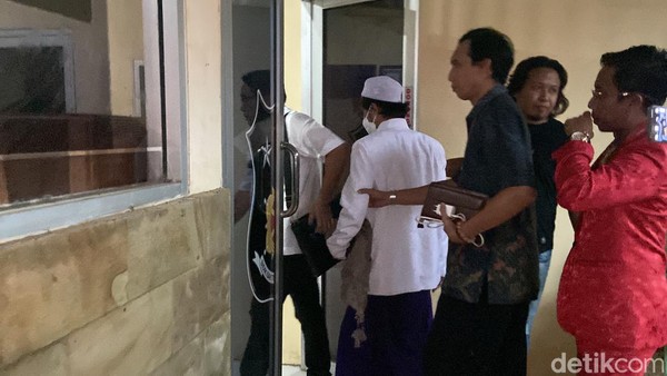 Jadi Tersangka, Kiai di Jember Mengaku Sudah Nikahi Siri Santri yang Dicabuli